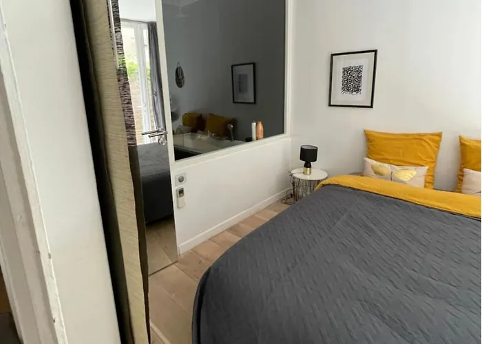 Un Jardin Place De La Comedie * Montpellier