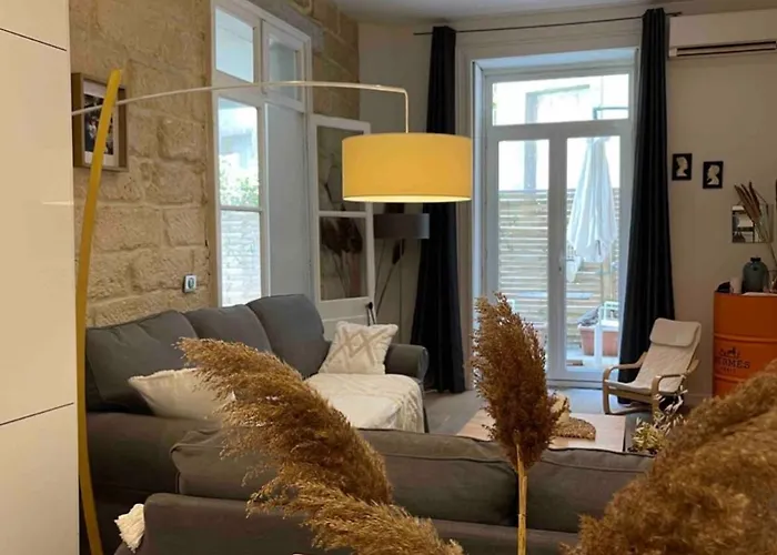 Apartment Un Jardin Place De La Comedie *